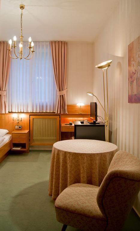 Hotel Zum Kranz Garni Bad Rippoldsau Pokoj fotografie